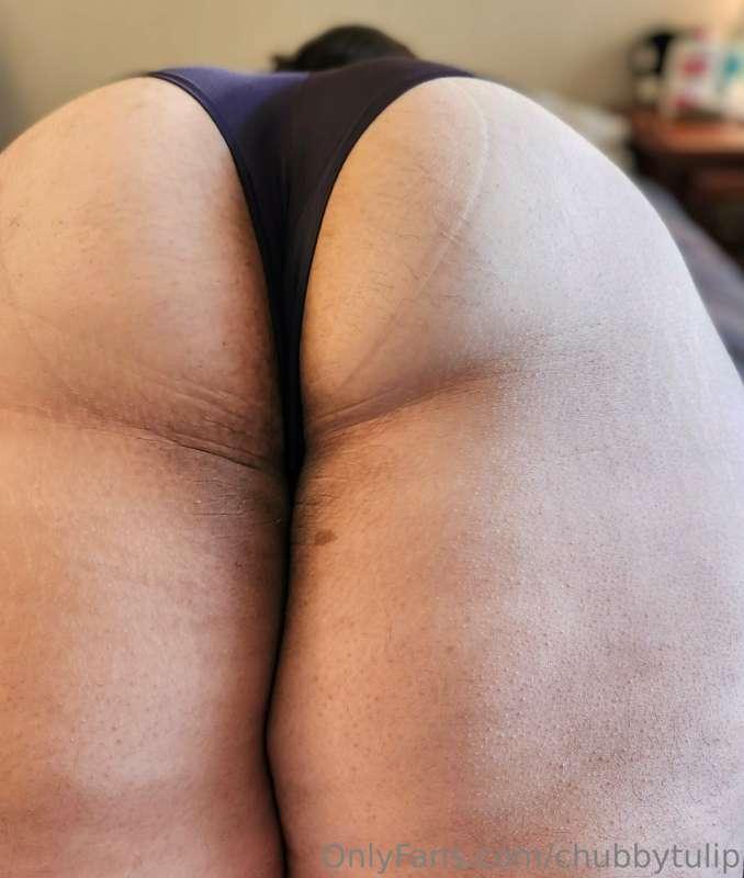 Sad today... Rub my bum 🥺