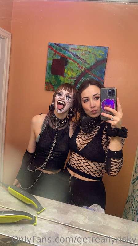 **My bday party was too much fun** 😈🖤⛓️

@preciouslillith **..
