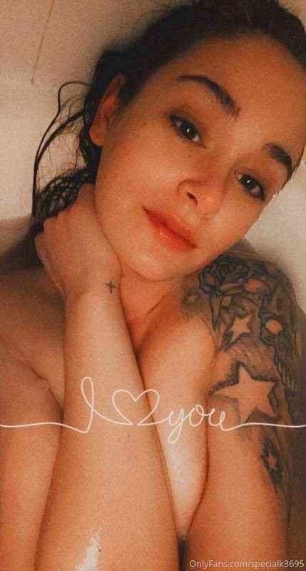 Bath tub time🧼 Send tip for bath fun