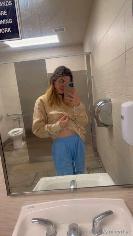 Just me flashing in a public bathroom🤭