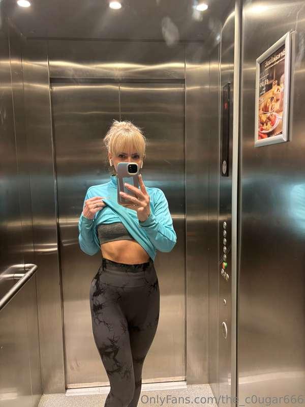 Off for a run while I’m all alone in my hotel…lightings good..