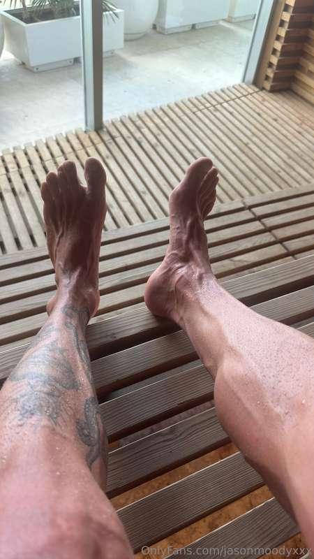 Do you love veiny feet? 😈