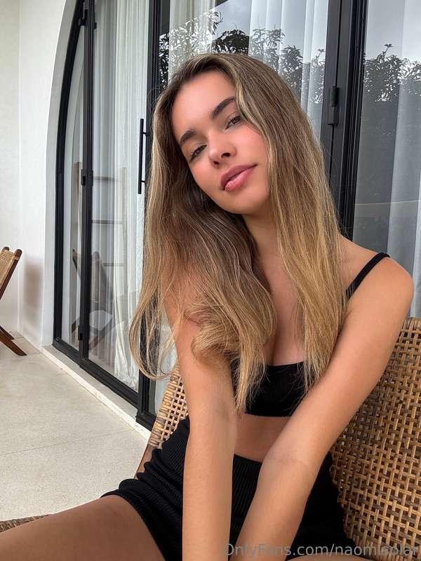 Do you think I'm the most beautiful girl in the world? 🥰 I t..
