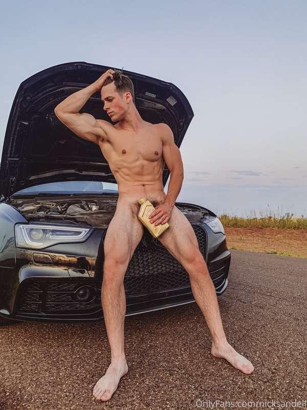 Stranded 😏😏😏   Happy 4th everyone!! 🇺🇸 🥳 🎉