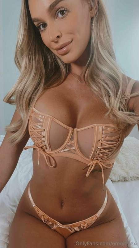 Make sure you check out this sexy promiscuous & sexually blo..
