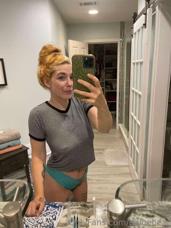 Good morningggg I slepttt in today 🙃