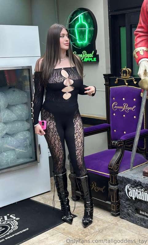 tallgoddess_tay image #0