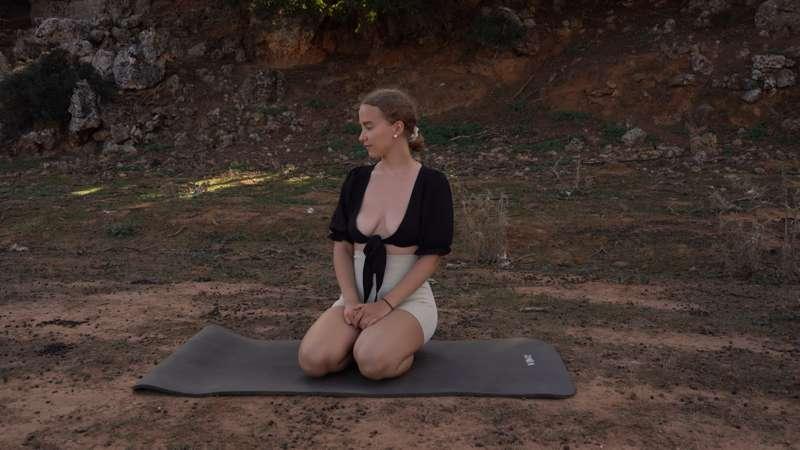 outdoor yoga (oops, I exposed myself🤭)