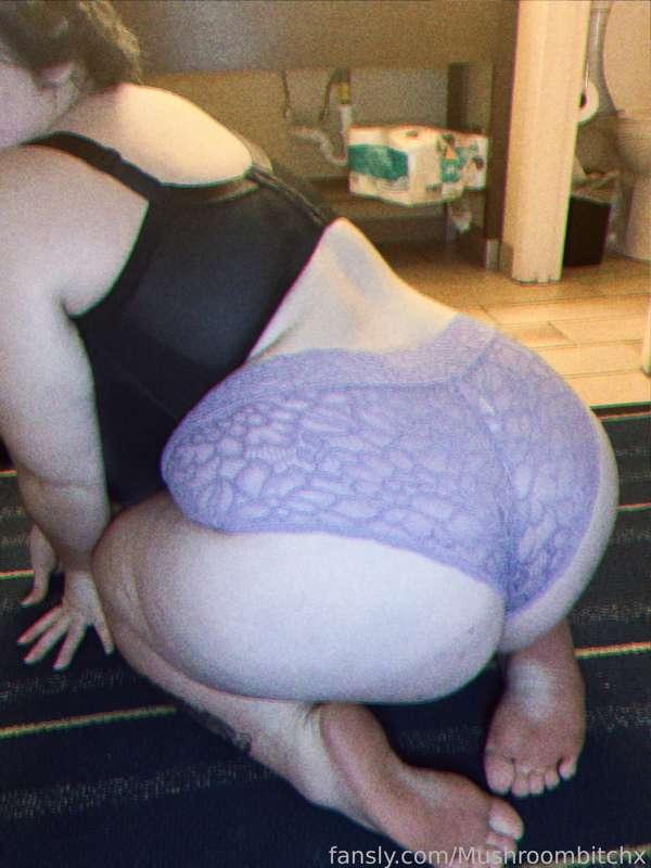 mushroombitchx image #2
