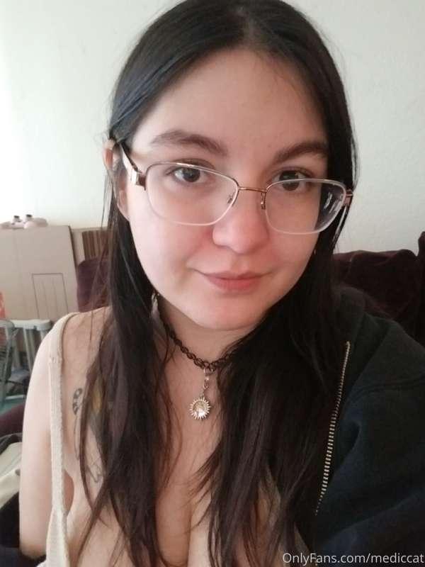 ♡Hey Yew!♡
🐾Sorry it's been a fat minute since I've posted! ..