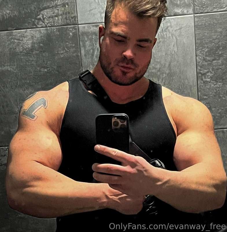 Onlyfans.com/evanway -40% 💪🔞4$ monthly subscription 😈