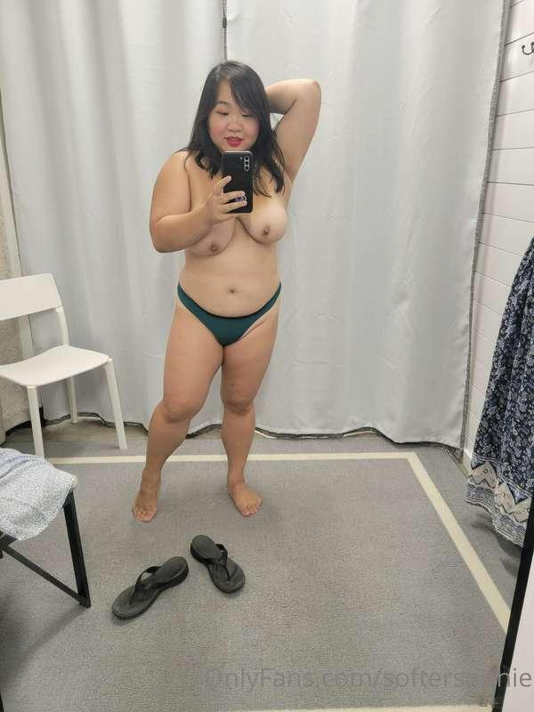 dressing room shenanigans 😝