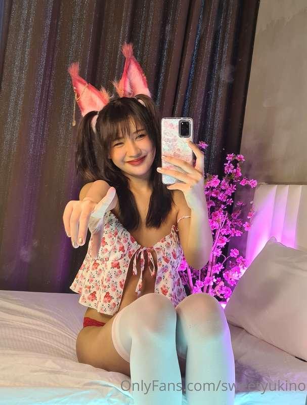 I don't think my pussy could be any wetter, would you lick m..