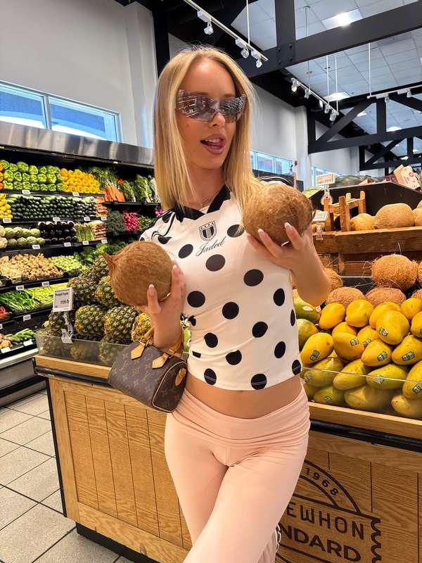 they're bigger than my boobs? 🥥😏