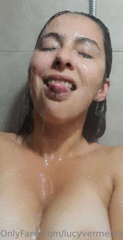 💦💦 GOOD MORNING😘😘😘 DO YOU WANT TO HAVE A VERY WET SUNDAY??💦💦..