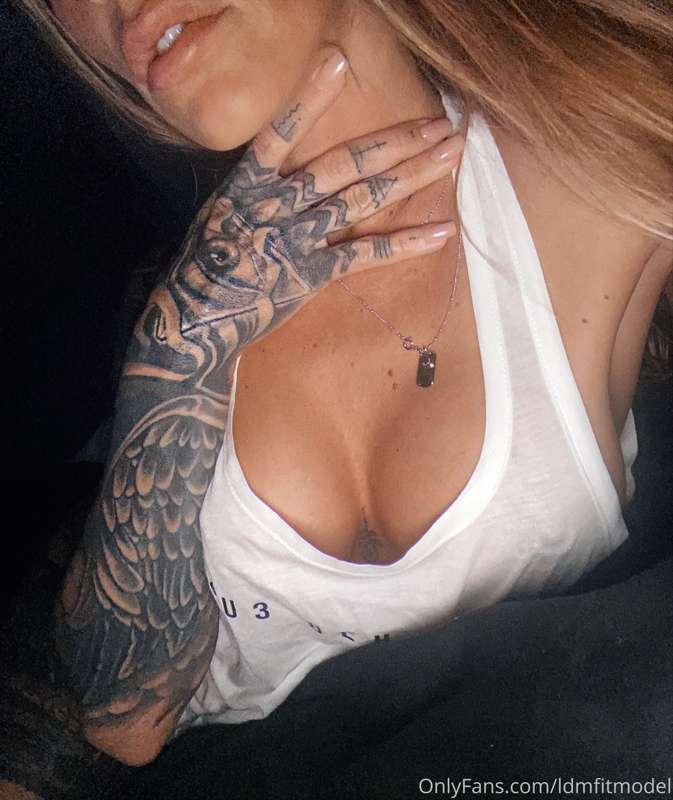 hold me tight 🖤