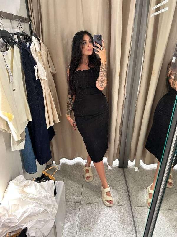 they say every girl should have a black dress😋 I think I fou..