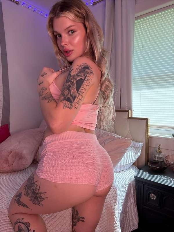 This ass is throbbing, baby… bend me over, spit on it, stret..