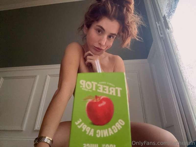 naked, drinking apple juice, and thought this looked cool😎 