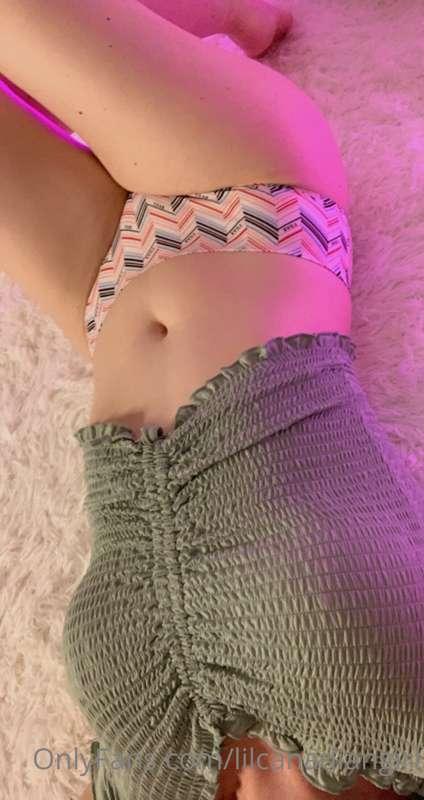 Relaxing in these cute panties 🤪