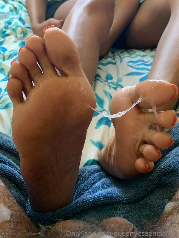 queenyesseniasfeet image #0