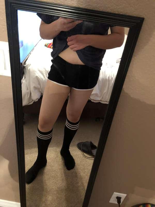 Anyone here like short shorts?