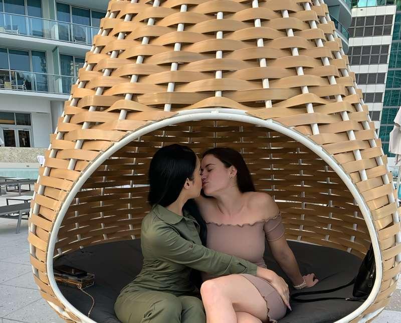 Message me for @rae_lynch and I full videos 😍