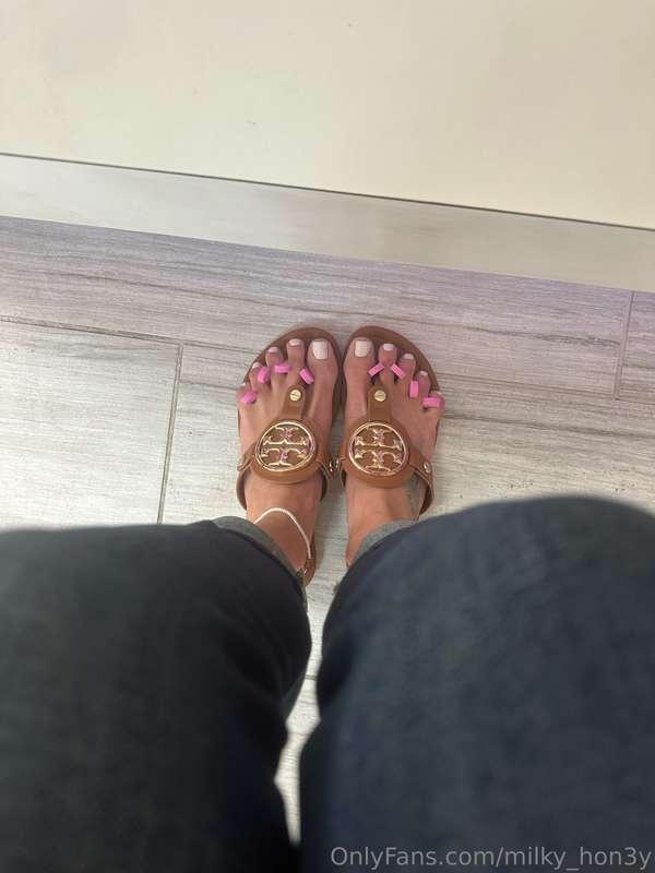 My toes have been natural for awhile now. I finally broke do..