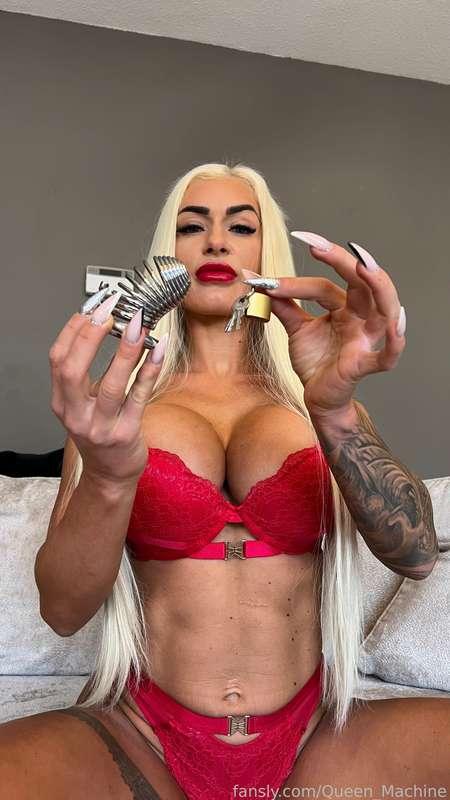 It's been a while since the last time I LOCKED a naughty COCK and make it beg for a release 💦I think you'll be my first after quite a while 😜🤔