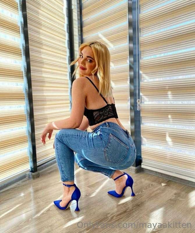 Feeling myself tonight. Do you think you could handle this? ..