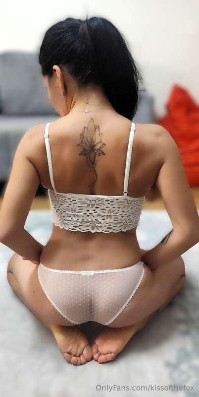 MEET YOUR NEXT FAVORITE CUTIE😜Follow @peri2211 💦💦 🦶🏻𝐅𝐄𝐄𝐓🔥She..