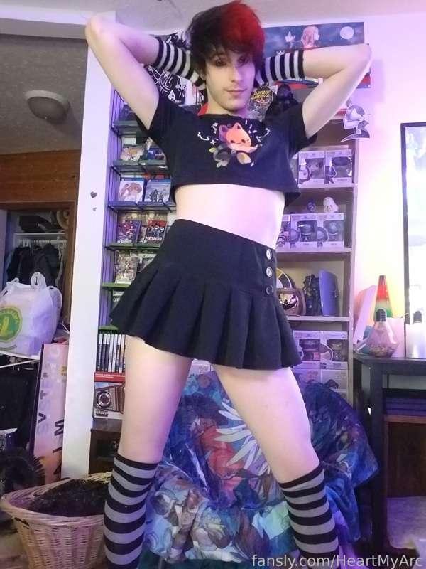 Cute panties underneath a cute skirt ❤

#FreePics #FYP #Femboy #DyedHair #Emo #Twink #NonBinary 