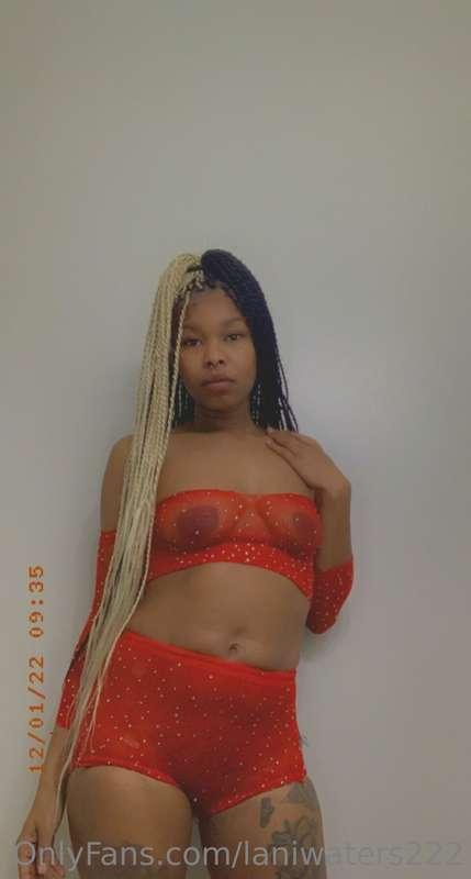 Titties full of milk 🥛 ass thick like jello