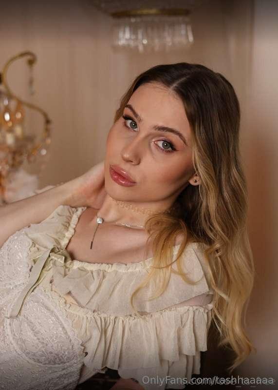 🌈Girl with a surprise🌈This cutie 💕@rose_ts_free 💞dirty thoug..