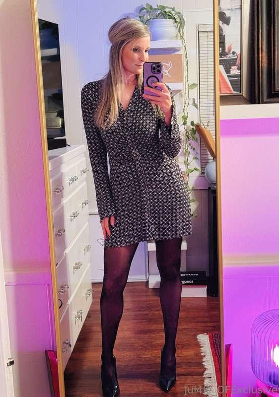 Saturday’s dinner outfit. Anyone remember this dress? Oldie ..