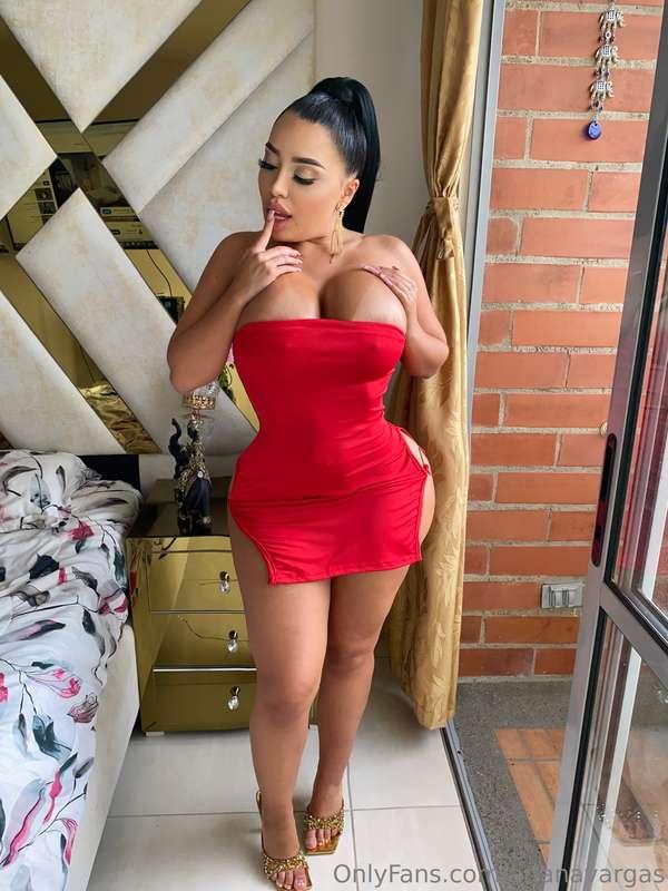 🍑 Colombian queen serving curves and confidence. Are you rea..
