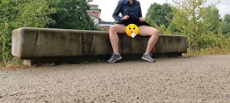 I lift my skirt and show my vagina! 🔥 There was a concert ne..