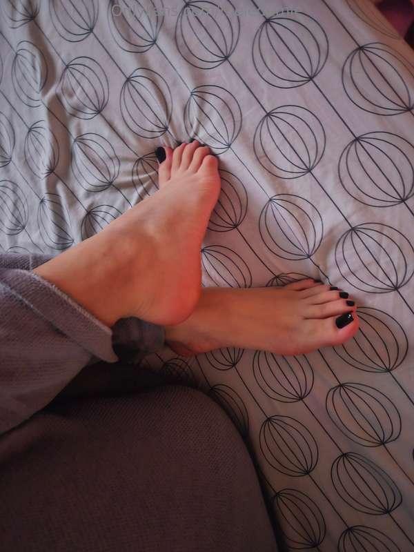 It's been a while since I painted my toenails black. No idea..