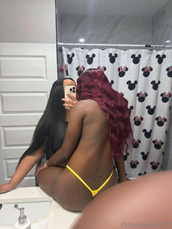 Going live👩🏽‍❤️‍💋‍👩🏽