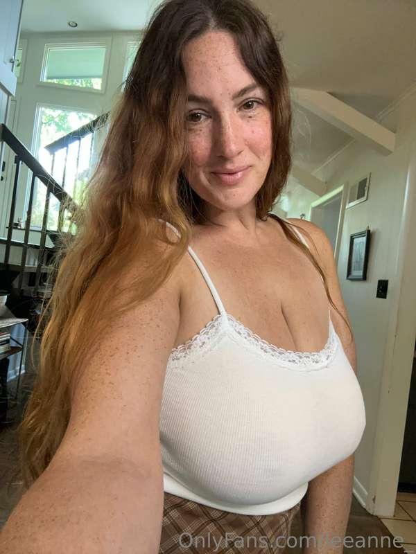 Do you like what I'm wearing rn? 🤭