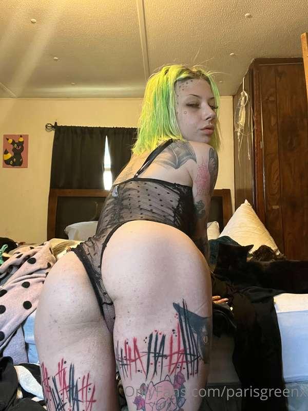 ✨preview of last post ✨
Do you like my new tattoos?😍