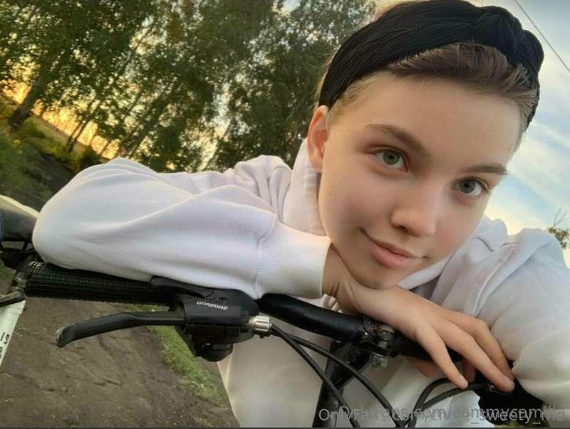 𝐅𝐫𝐞𝐞 𝐬𝐮𝐛𝐬𝐜𝐫𝐢𝐩𝐭𝐢𝐨𝐧 𝐎𝐍𝐋𝐘 𝐓𝐎𝐃𝐀𝐘 👉🏻 @cammycamilla 👈🏻This cutie w..