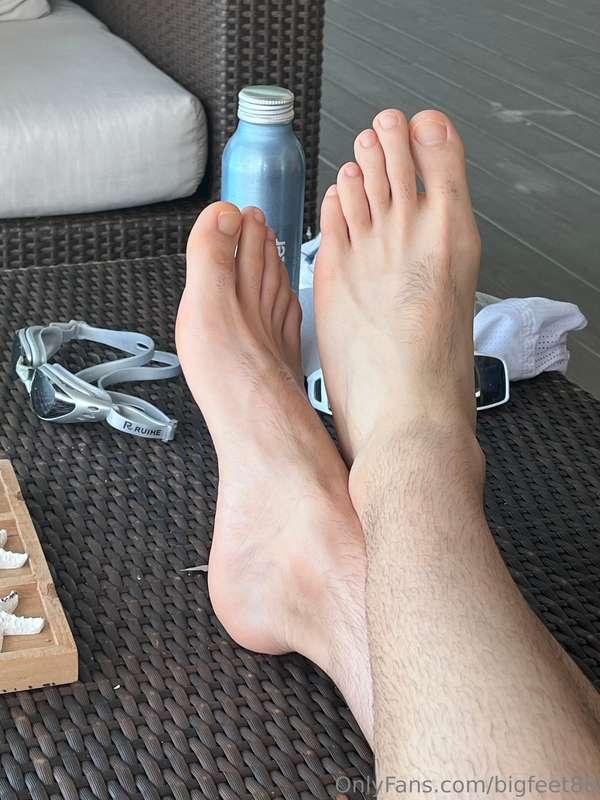 My man’s feet chilling for you ;)