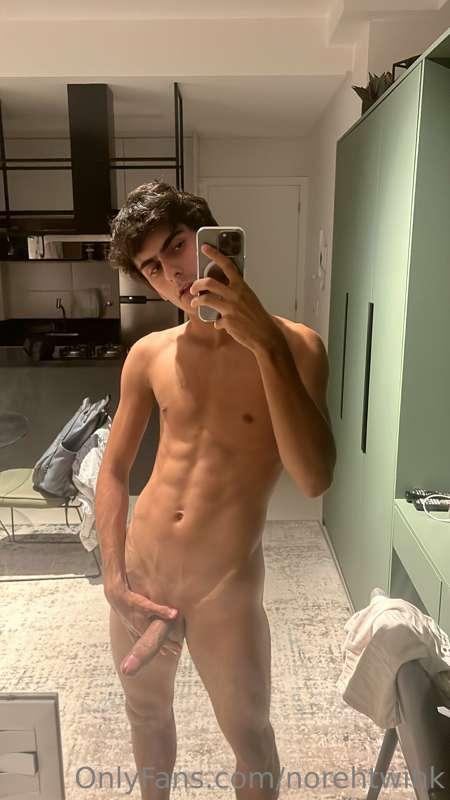 Which one do you prefer? 😏