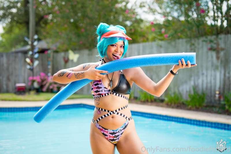 Omg been looking for these photos everywhere! Who is ready f..