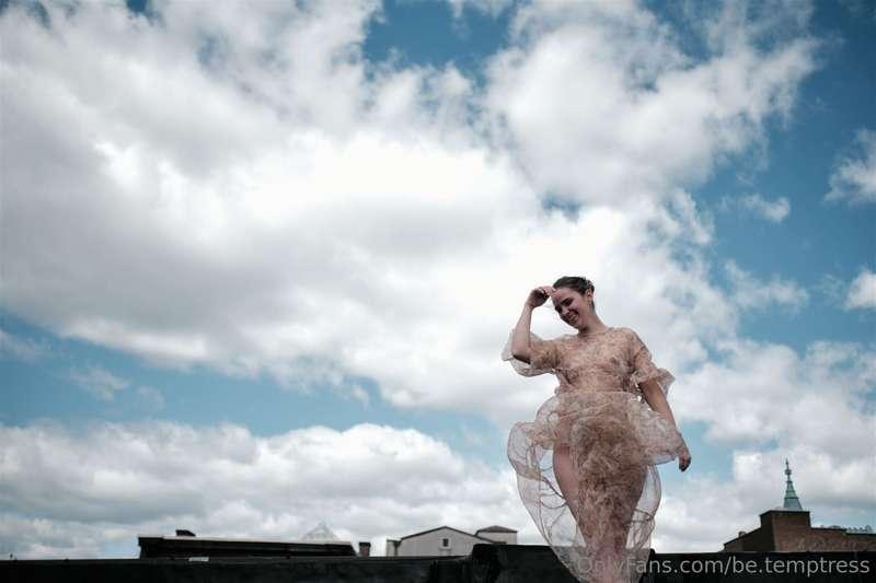 Would you watch me shoot on the roof nude? 😏