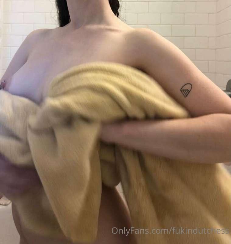 showers make me too wet💦💦