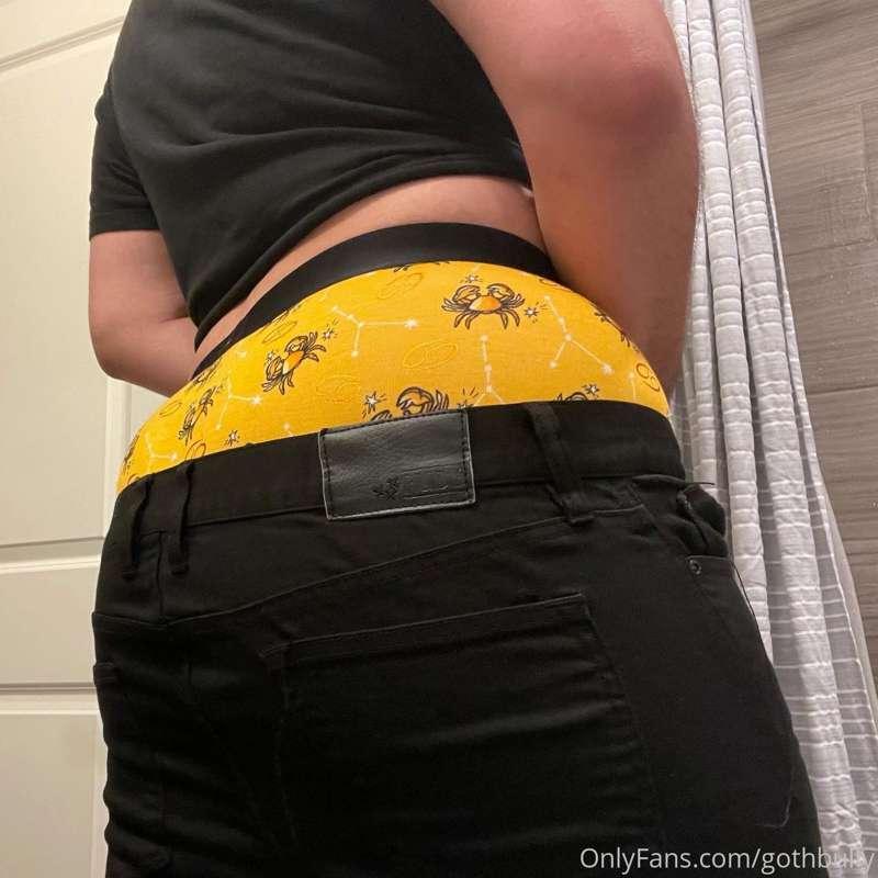 Some sagging pics from last night before I hit the club 🤙🏻