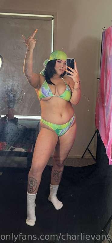 who wants to come to the beach with Me?