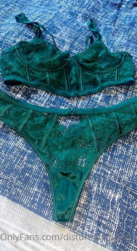 St Patrick’s day photo shoot coming soon. Message me and tel..